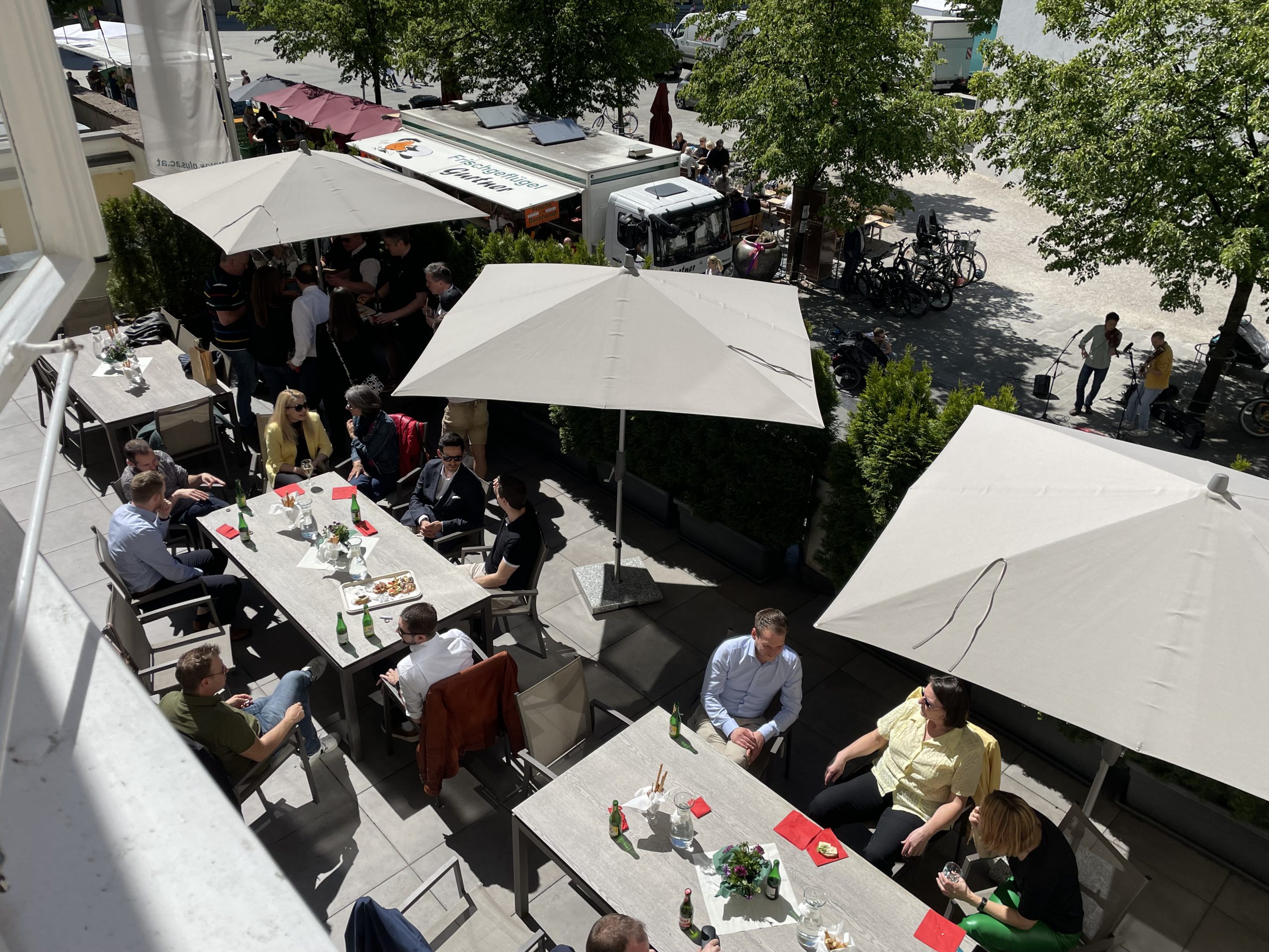 Netzwerken auf der Terrasse